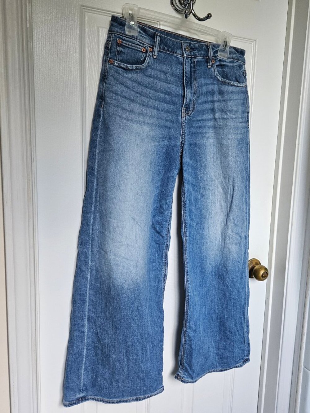 American Eagle Super High Rise Baggy Wide Leg Jeans